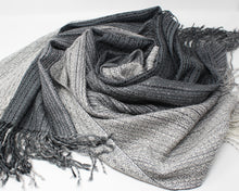 Load image into Gallery viewer, Smoke Mélange Shawl
