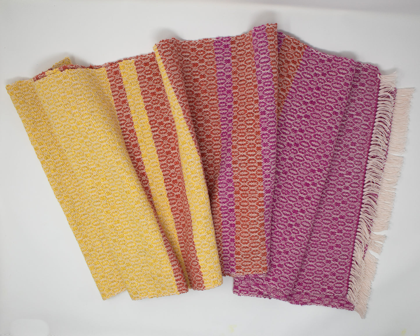 96" Zinnia Table Runner